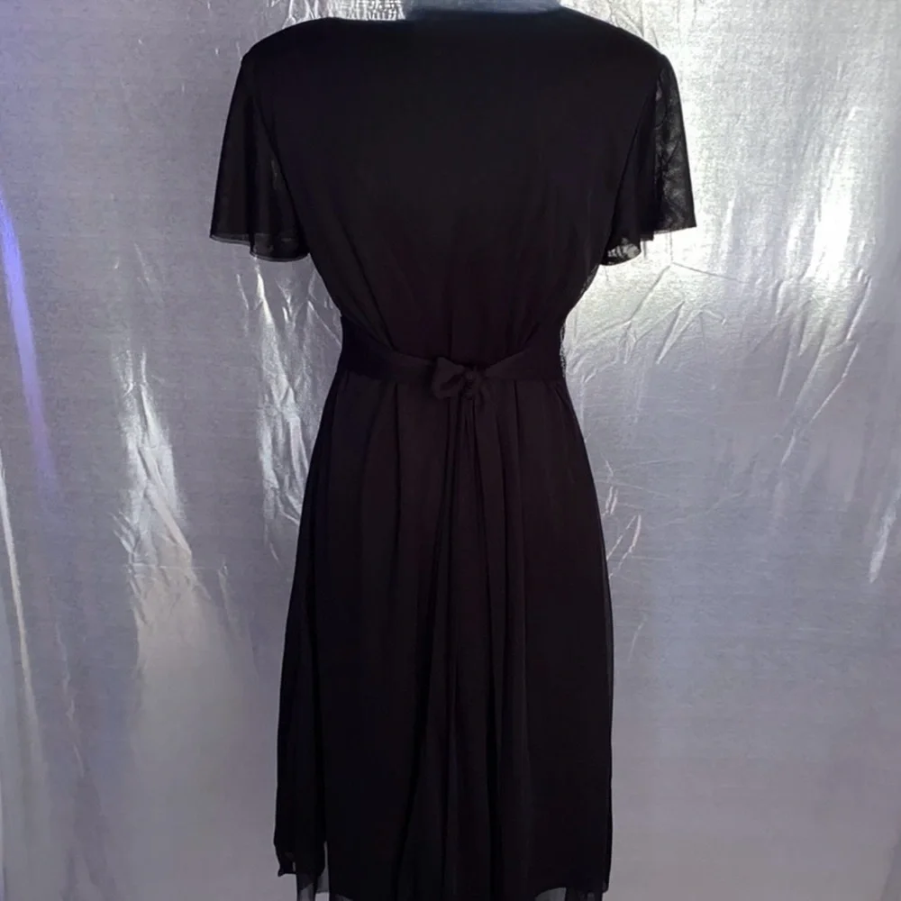 R&M Richards Short Sleeve Dress With Belt
R & M Richards
Size: 12 - Picture 7 of 9